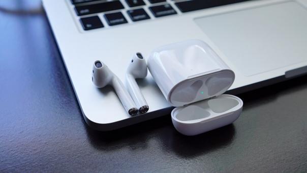 Apple анонсировала дату выхода новых AirPods