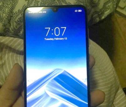 Xiaomi Mi 9 с тройной камерой и каплевидным вырезом представят 20 февраля
