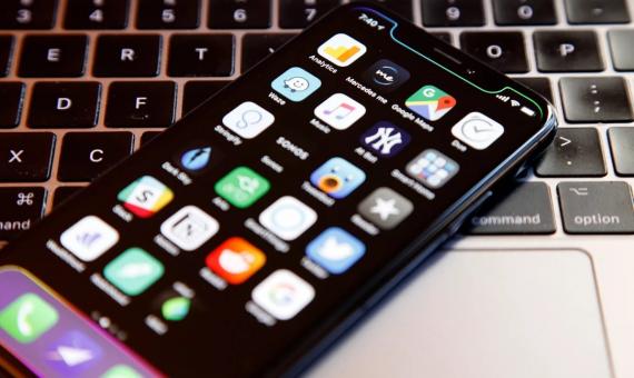 Голосовой ввод пяти дефисов в iOS 12 "убивает" Iphone